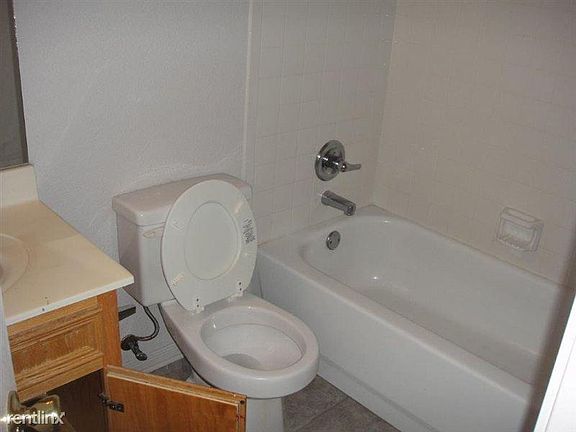 5th image of 4403 Thunder Creek Dr APT A