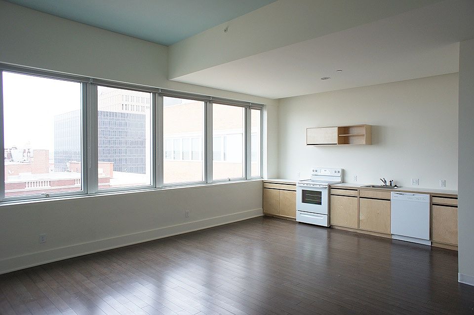 2nd image of 120 E 1st St N APT 6L