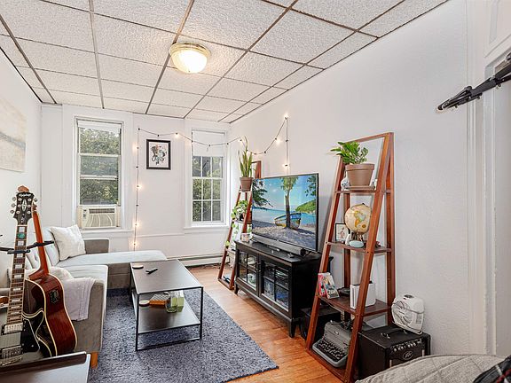 3rd image of 66 Sussex St #3