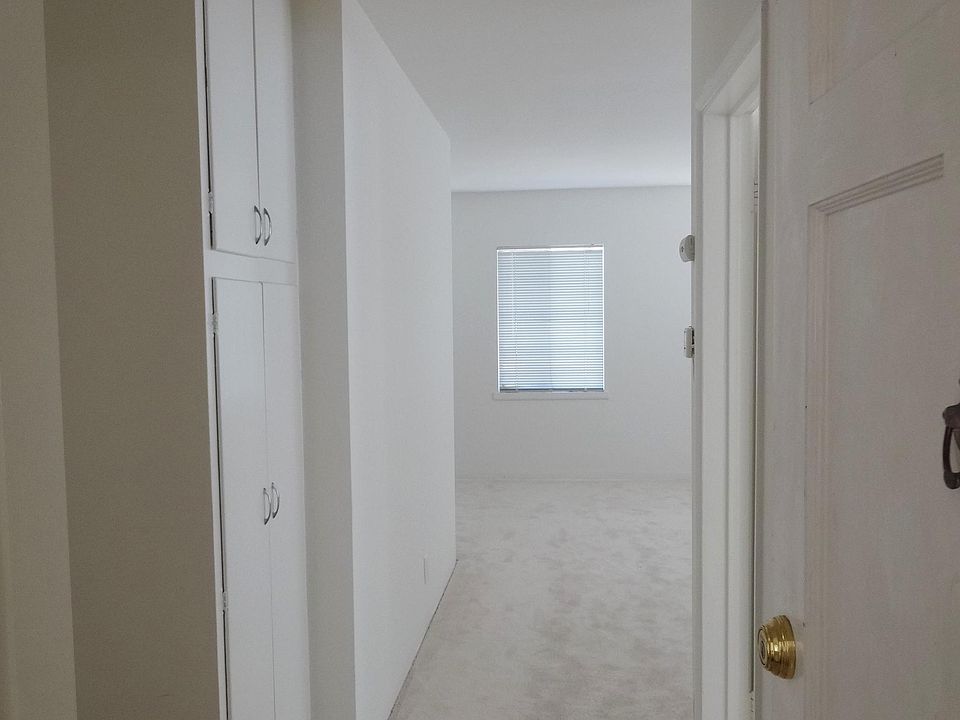 entrance at front door