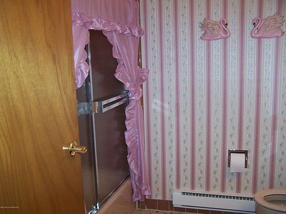 5th image of 371B Portsmouth Dr #100B