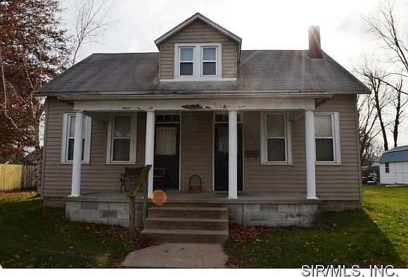 1st image of 586 E Adams St