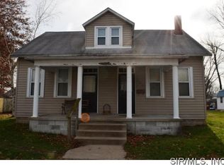 586 E Adams St, Nashville, IL 62263