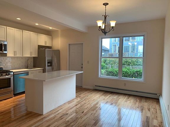 3rd image of 305 Beach 86th St
