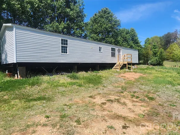 802 W 15th St, Newton, NC 28658