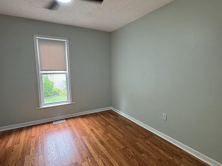 1202 Webster Ave — Photo 10