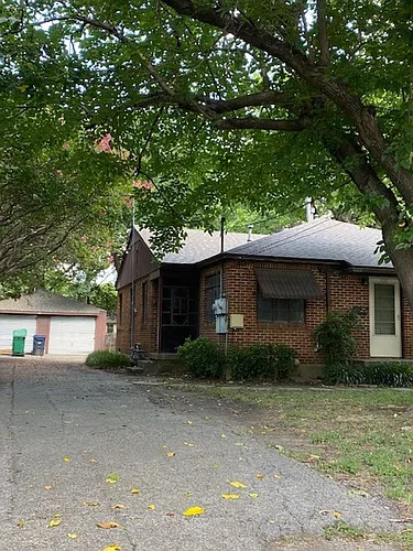 920 Denton St Photo 1