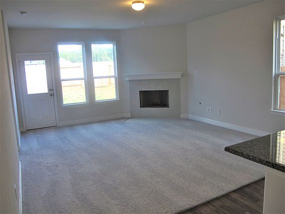 5th image of 40615 Guillemont Ln