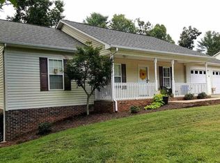 2468 Wilderness Ln, Lenoir, NC 28645