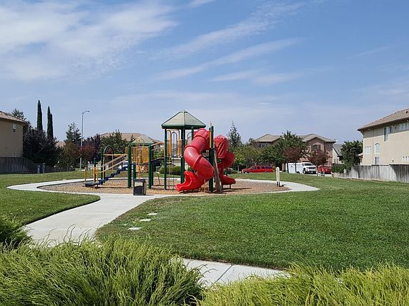 4th image of 813 Cherry Ave
