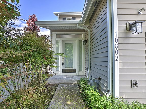 4th image of 10802 SE 18th Cir