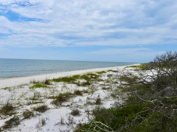 752 Gulf Shore Dr #1, Carrabelle, FL 32322