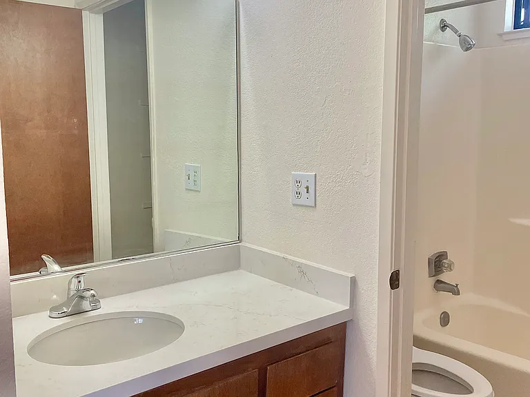 641 G St #D — Photo 8