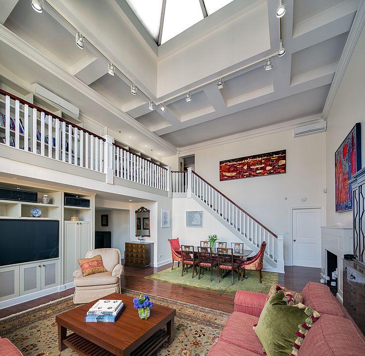 2nd image of 39 W 67th St APT 1402