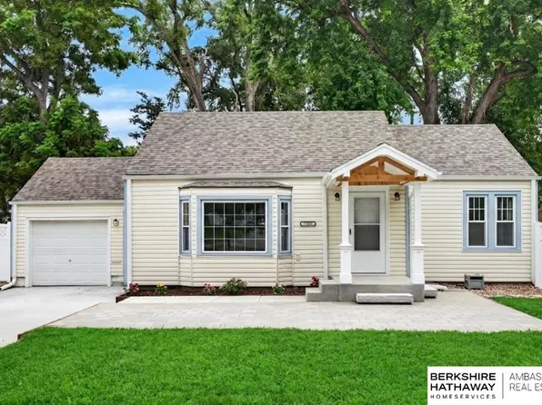 7205 Minne Lusa Blvd, Omaha, NE 68112