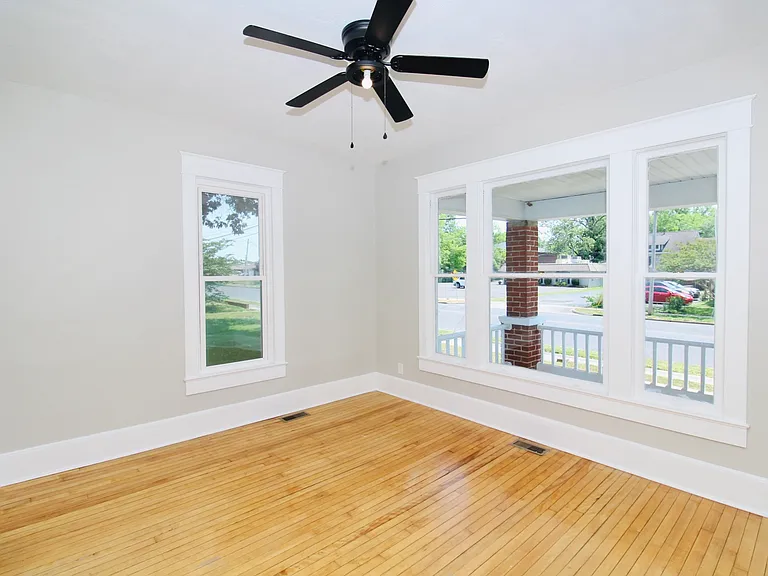 2035 Broadway St — Photo 11