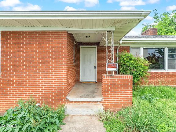 2nd image of 103 Aurora Ln