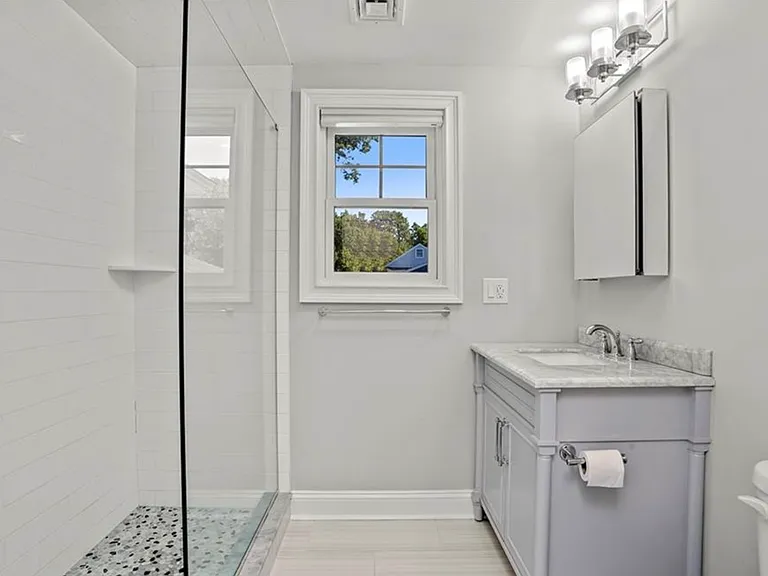 118 Brooklawn Ter — Photo 10