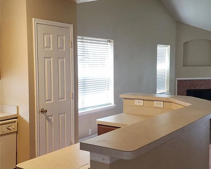 17251 S Summit Canyon Dr — Photo 2