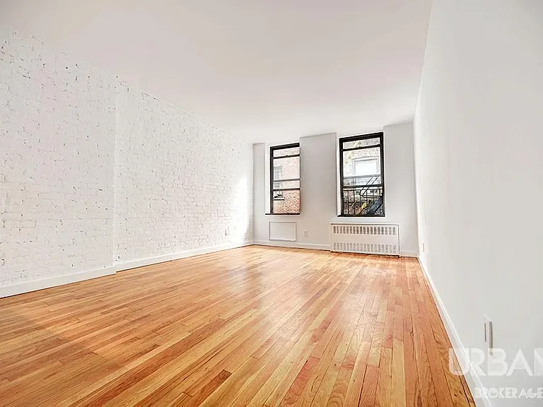 35 Grove St #5A — Photo 2