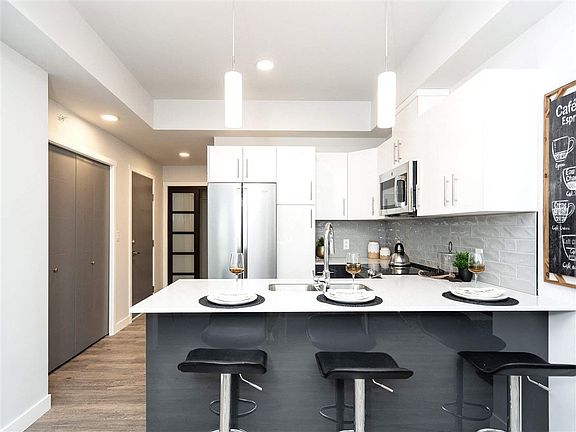 3rd image of 15 Berwick Ct #1468046