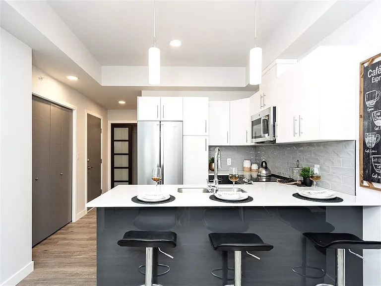 15 Berwick Ct — Photo 3