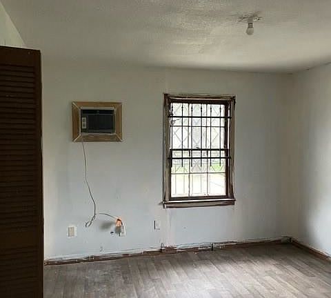 2nd image of 8501 Lanewood Dr