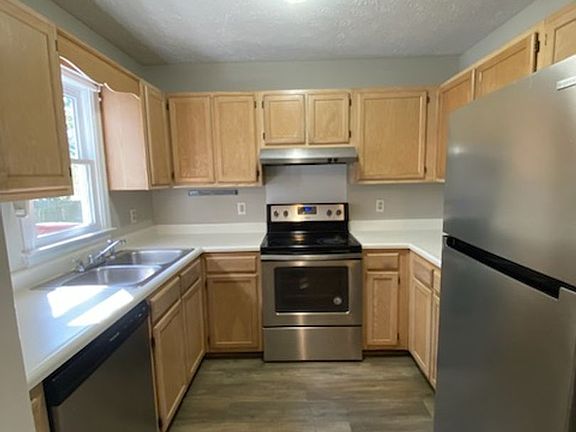 3rd image of 3310 Melba Dr