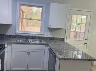 325 Ridgecrest Rd #B, Cary, NC 27511