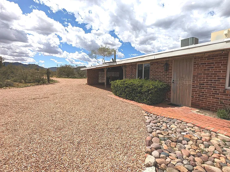 4140 W Camino Pintoresco — Photo 18