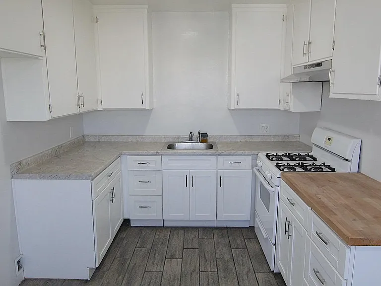 3247 W Century Blvd #8 — Photo 7