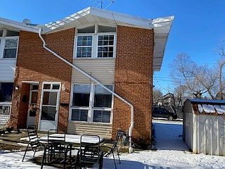 2nd image of 1560 Woodland Ave Unit F