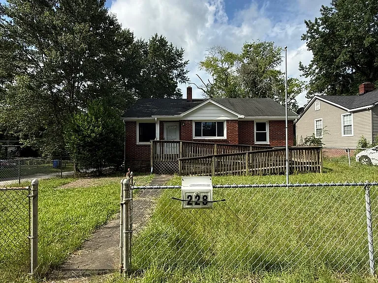228 Lakeside Ave — Photo 19
