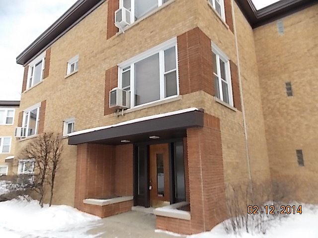 2nd image of 6807 N Northwest Hwy