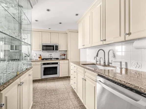 860 Fifth Avenue image 7 of 18