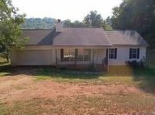 2179 Old Oak Valley Rd, Toccoa, GA 30577