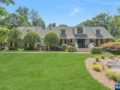 768 High Woods Dr, Franklin Lakes, NJ, 07417