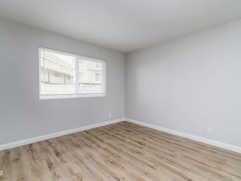 257 E Surfside Dr — Photo 13