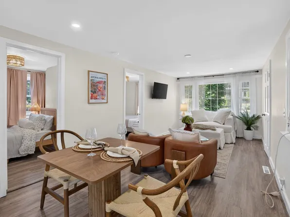 29 Walnut St, Plymouth, MA 02360