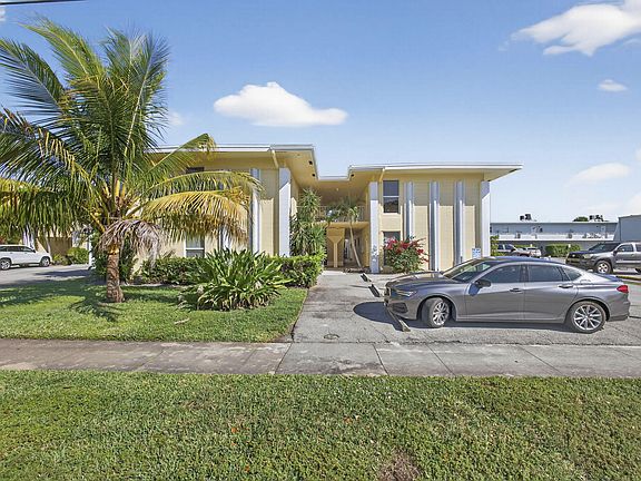 2nd image of 727 Hummingbird Way #6