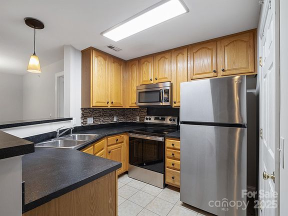 3rd image of 6792 Mallard Park Dr