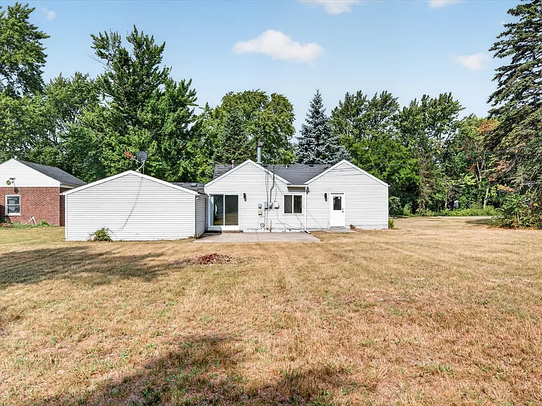 21150 Avon Ln — Photo 44
