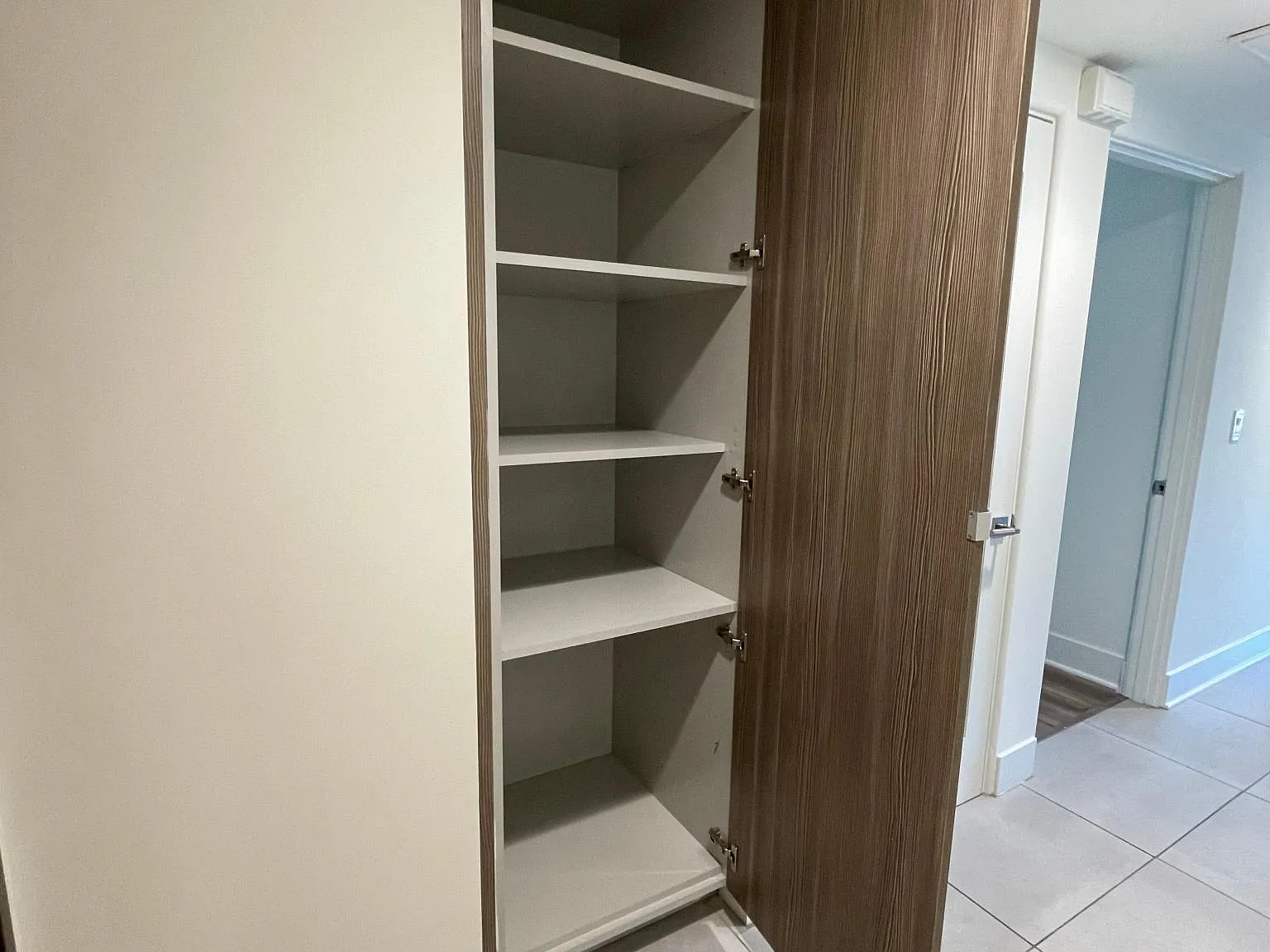 3 bed, 1400 sqft, $4,762 — Photo 4