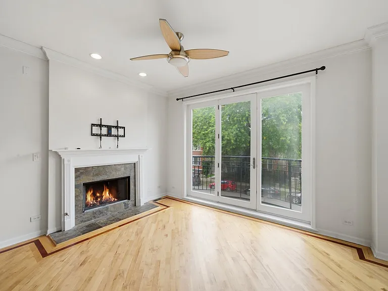 2647 W Haddon Ave #2 — Photo 2