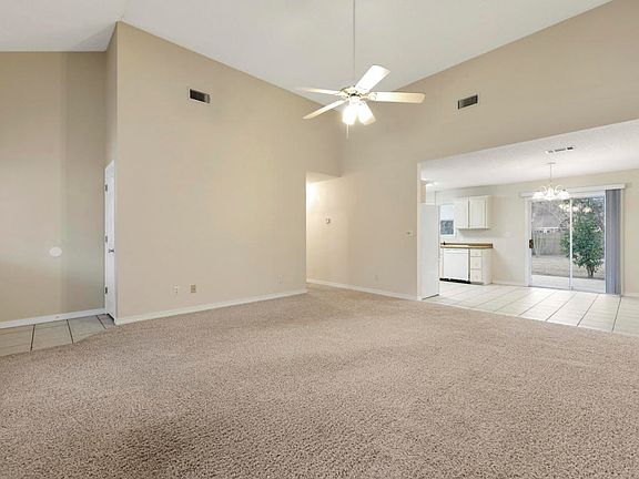 4th image of 8817 Live Oak Ave