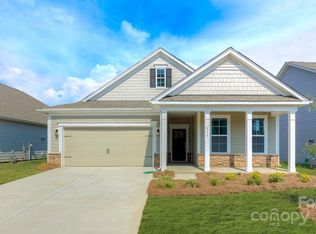 244 Fox Cove Rd, Hendersonville, NC 28792