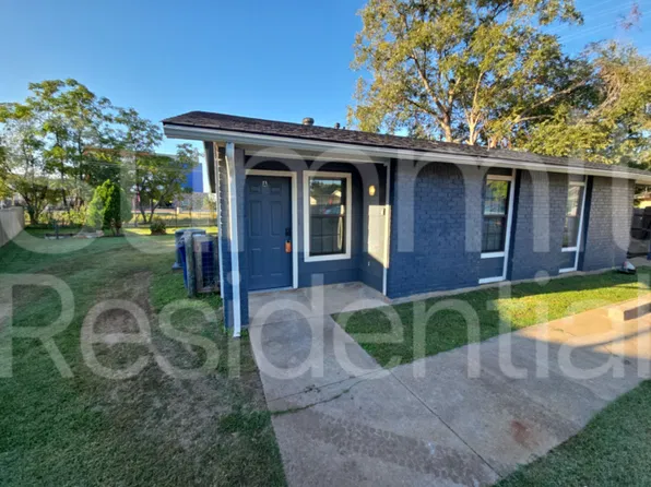 900 E Leslie Cir #A, Austin, TX 78721