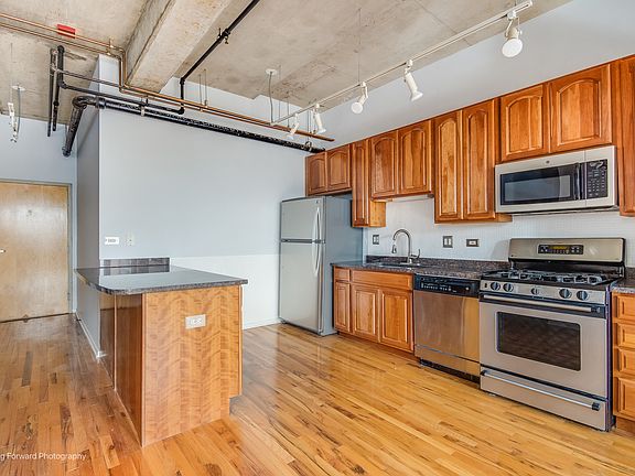 3rd image of 6 S Laflin St APT 923