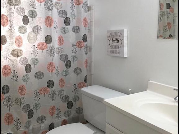 4th image of 430 SE 2nd Ave APT E22