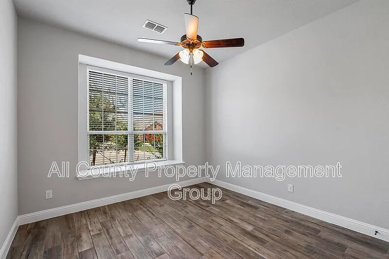 4 bed, 3.0 bath, 3141 sqft, $3,595 — Photo 4